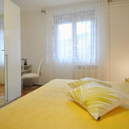 Apartman Lory Pula Eksteriør billede