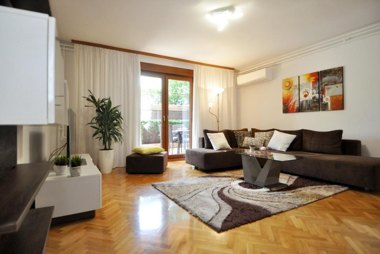 Apartman Lory Pula Eksteriør billede
