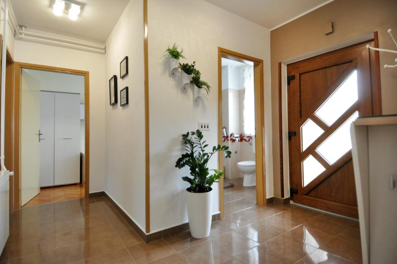 Apartman Lory Pula Eksteriør billede