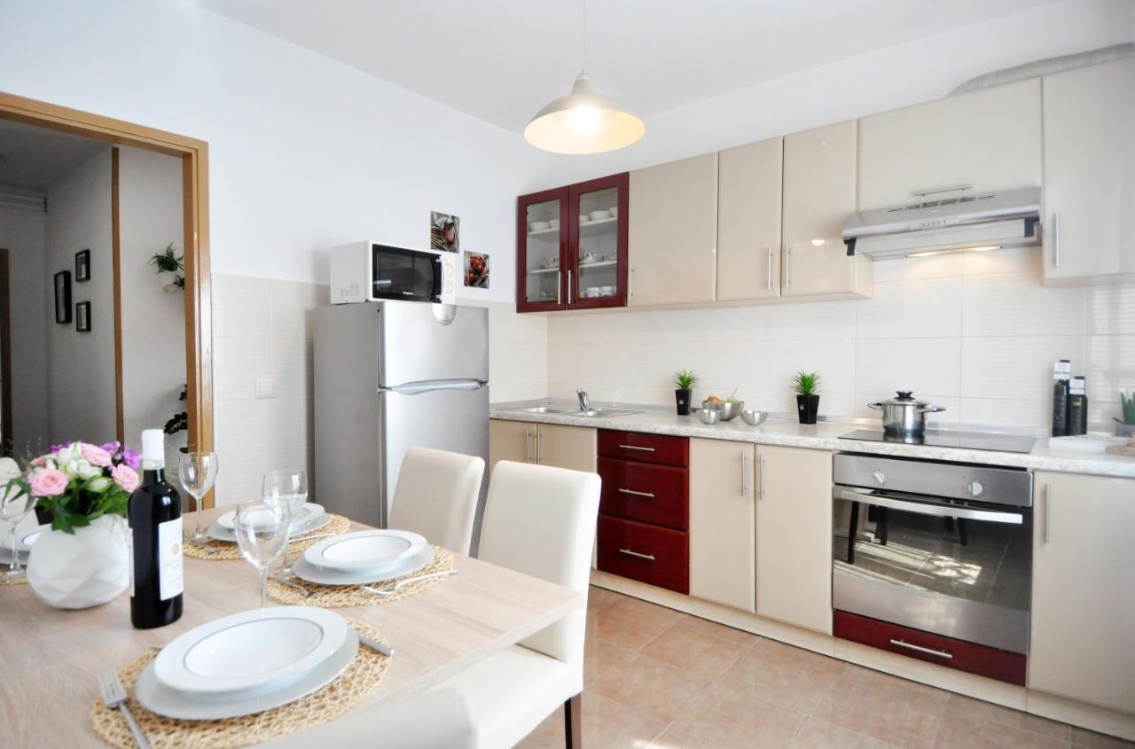 Apartman Lory Pula Eksteriør billede