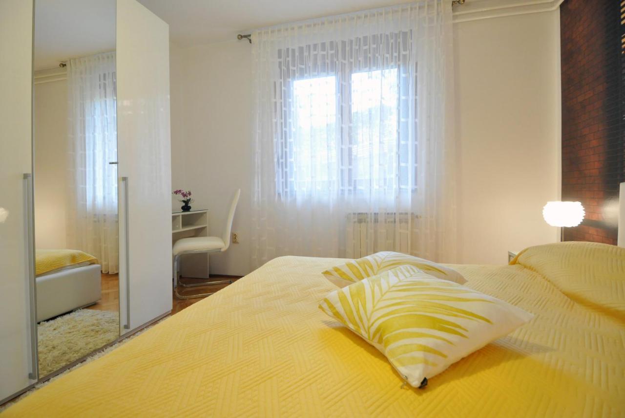 Apartman Lory Pula Eksteriør billede