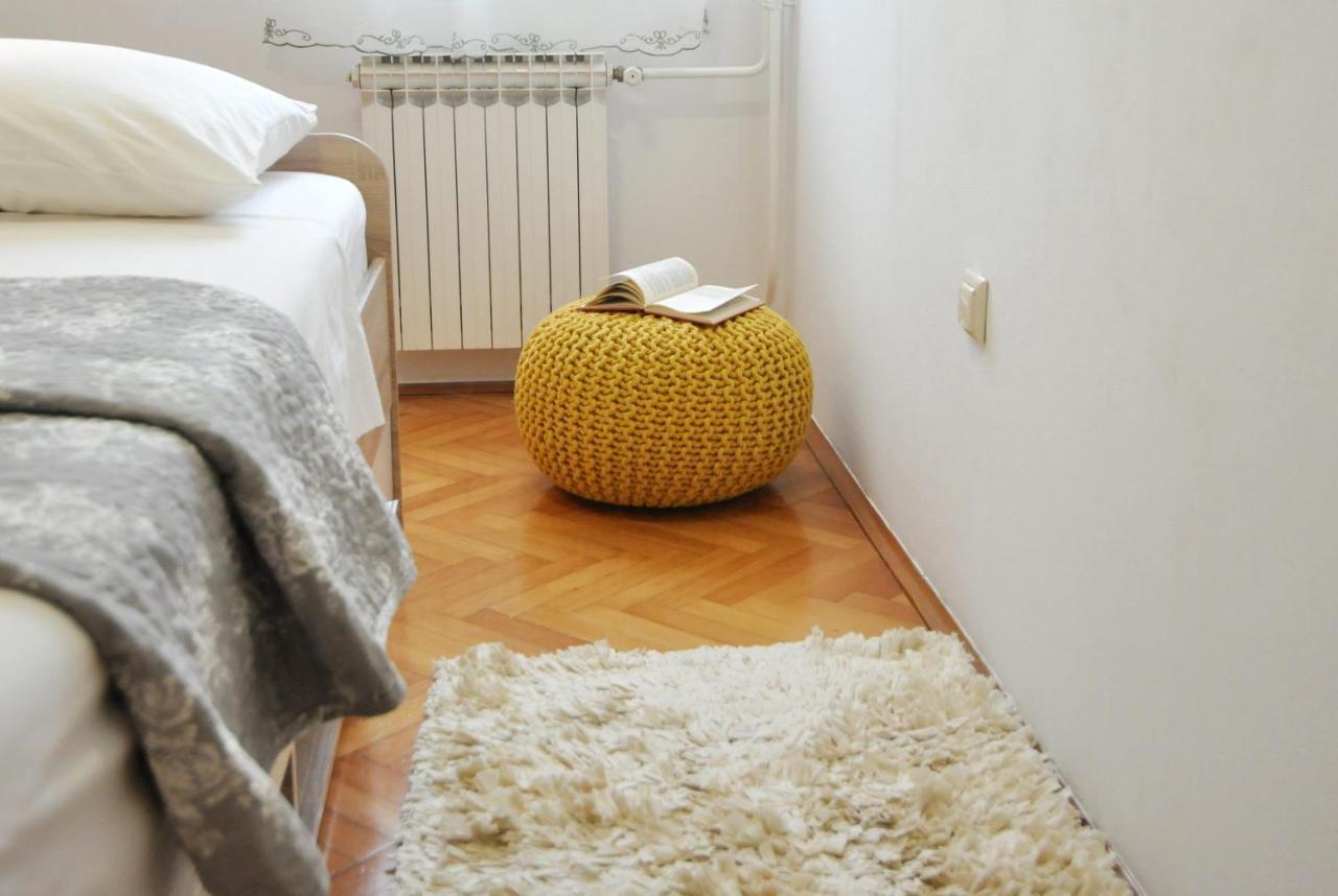 Apartman Lory Pula Eksteriør billede